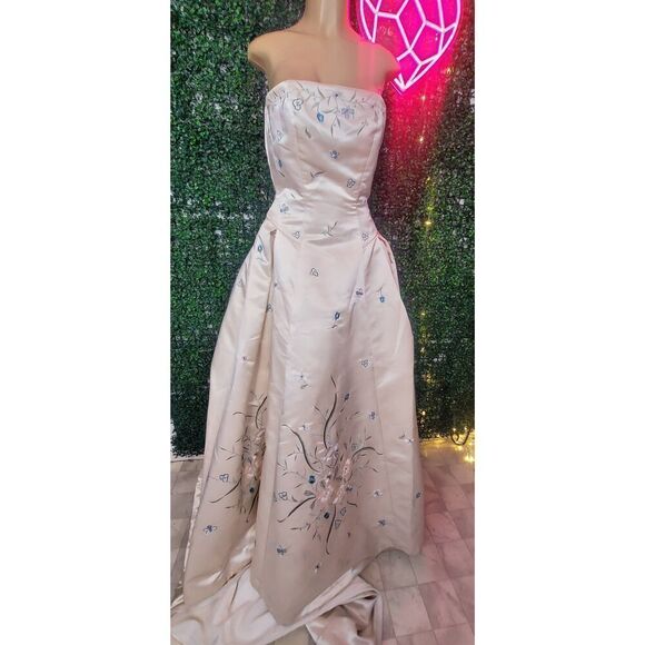 Santa Monica David's Bridal 425 - Picture 2 of 5